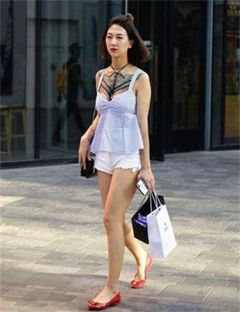 爱聊软件女的怎么挣钱