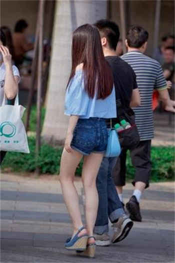 夜间陪护老人的护工