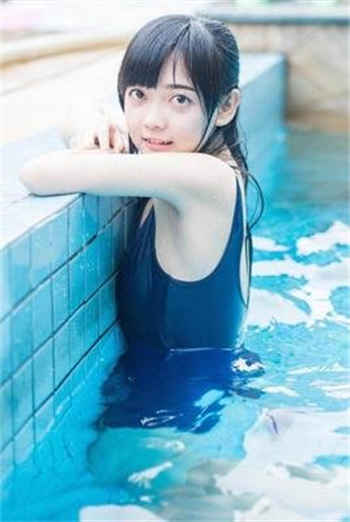 19岁学生追25岁女老师