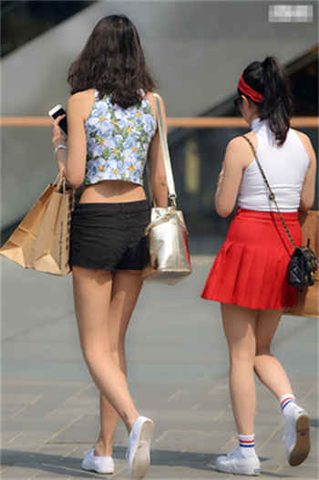 一女子跟狗生下孩子图