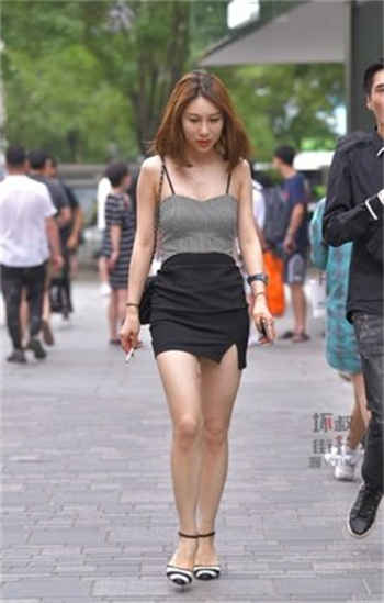 双马尾赛高酱红色运动服