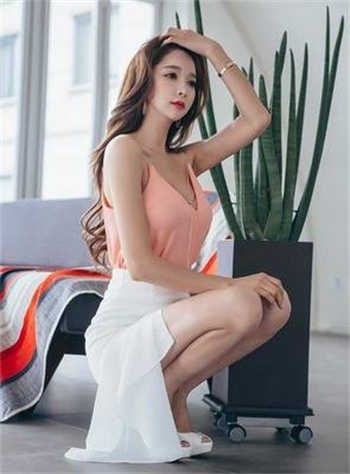 萧悦儿和lisa是同一个人吗