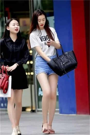 官场猎艳之母娇女媚