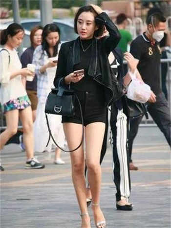 老婆参加同学聚会夜不归宿