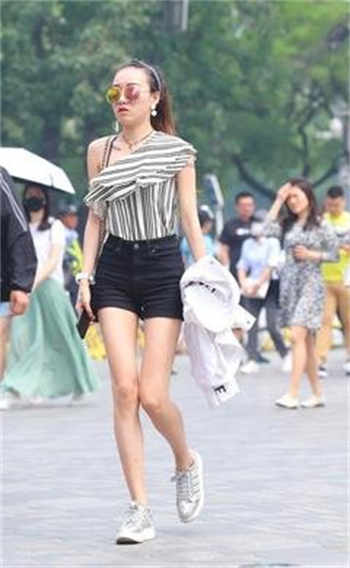 主角是逃婚少爷的小说