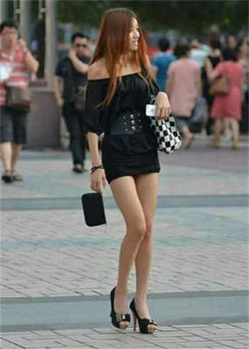 和妈妈闺蜜打扑克如如影视