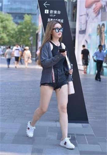 sw412第一个女的叫什么