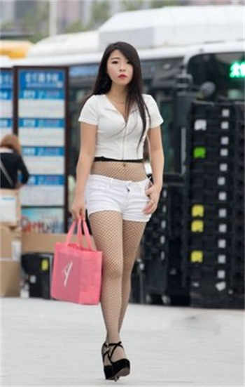 绝色俏佳人