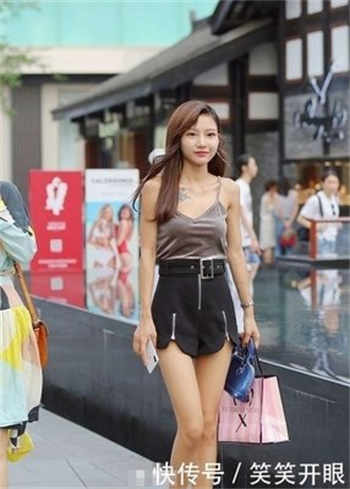 金发辣妹卡洗衣机