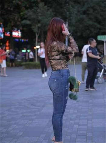 奥特曼被怪兽摸鸡图片