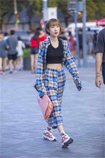 白鹿ai换睑福利院