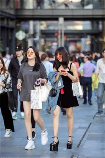 满月之夜户外